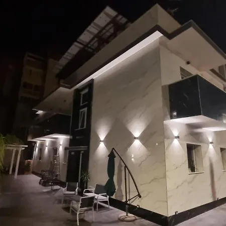 Luxury House Bed & Breakfast *