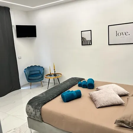 Luxury House Bed & Breakfast Bari