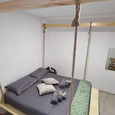 Luxury House Bed and Breakfast 4*