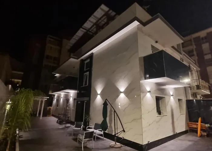 Luxury House Bed & Breakfast 4*