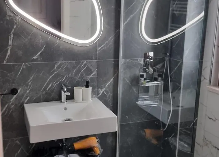 Luxury House Bed & Breakfast